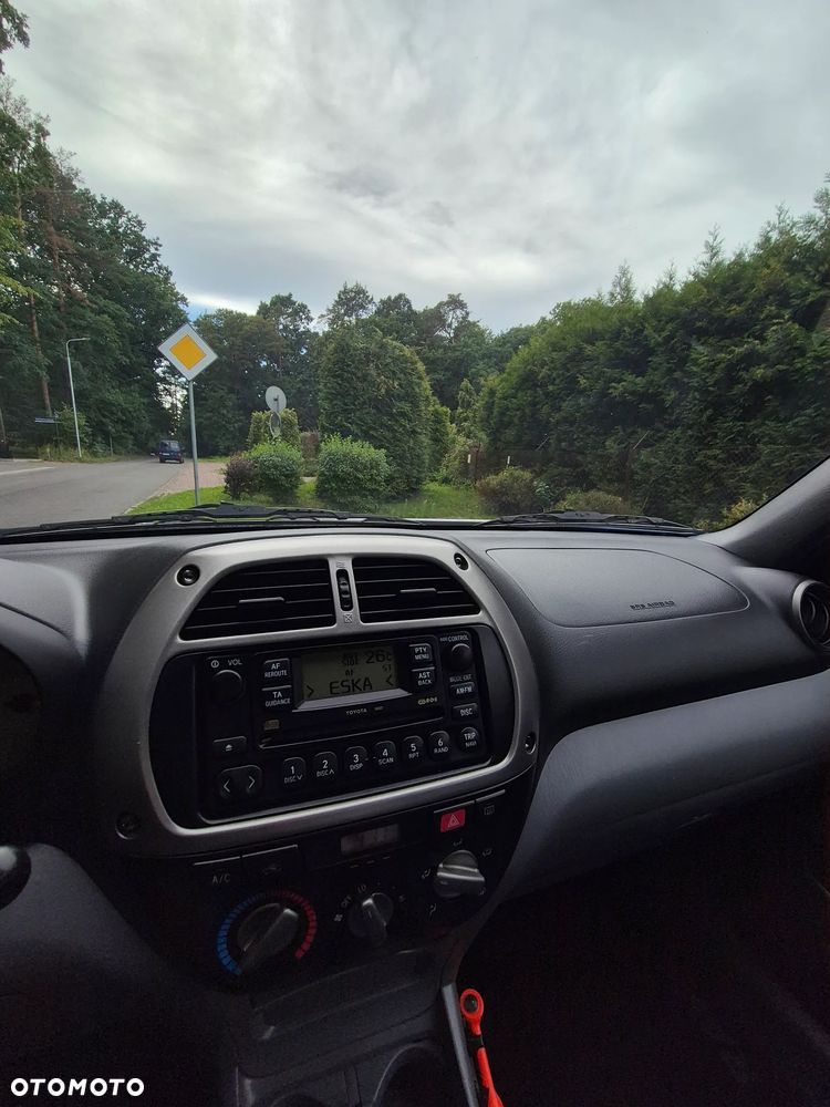 Toyota RAV4 - 12