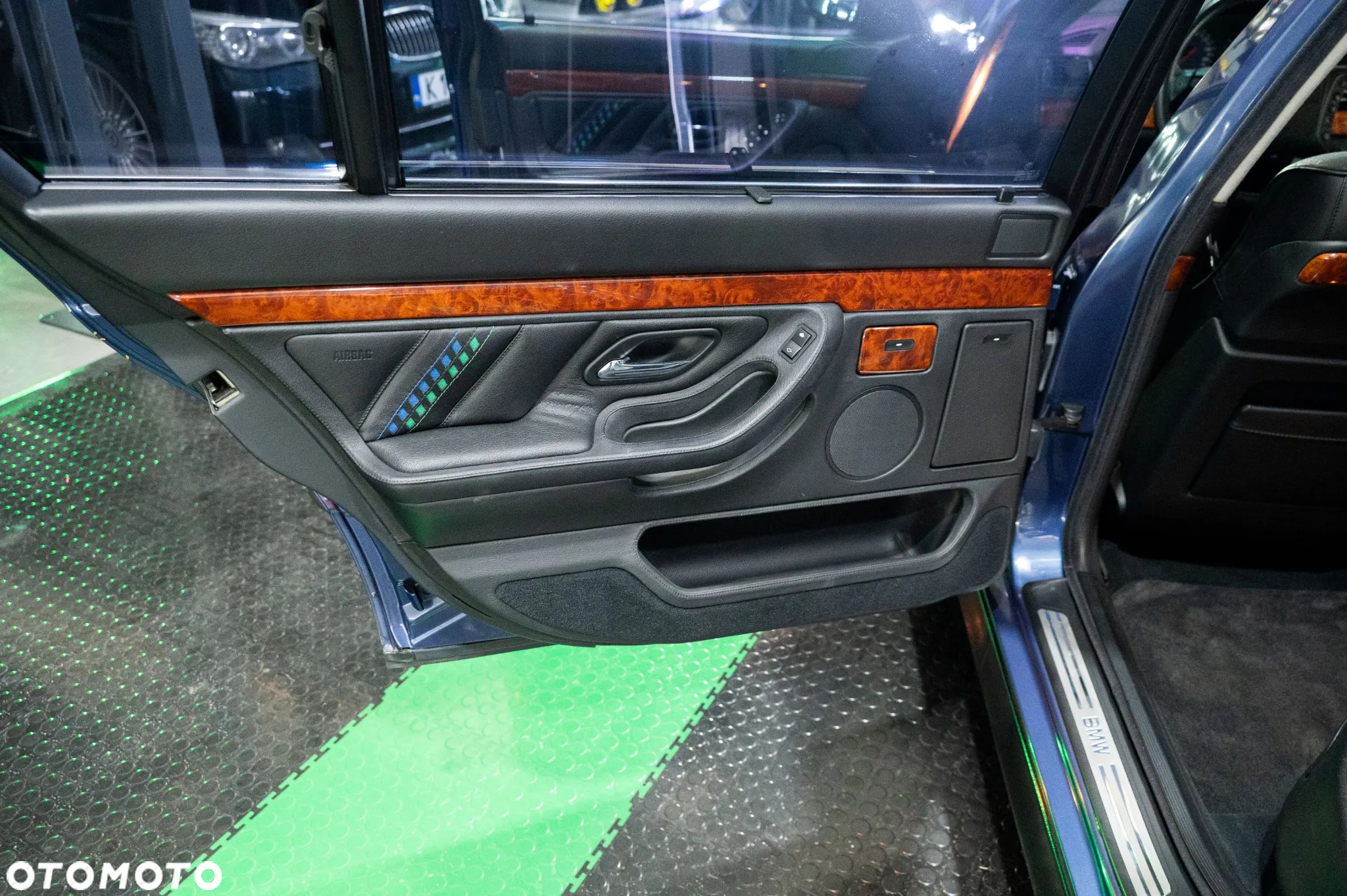 BMW Seria 7 750Li - 23
