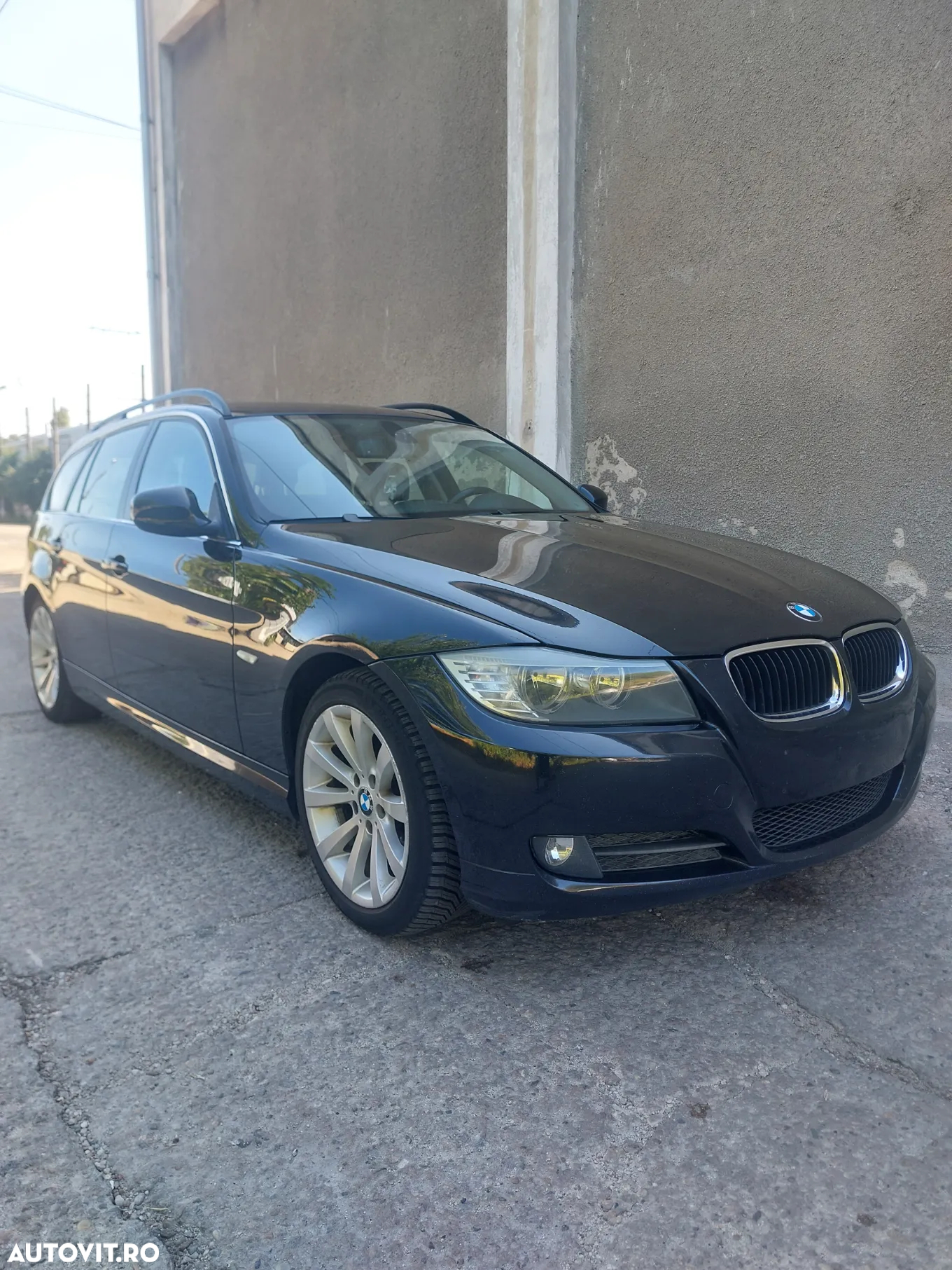 BMW Seria 3 318d DPF Touring Aut. - 13