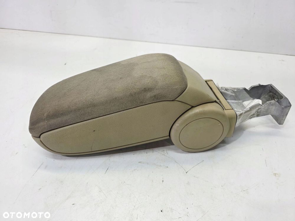 PODŁOKIETNIK PRZÓD REGULOWANY AUDI A3 8P 8P0864207B 8C1 BEŻ - 2