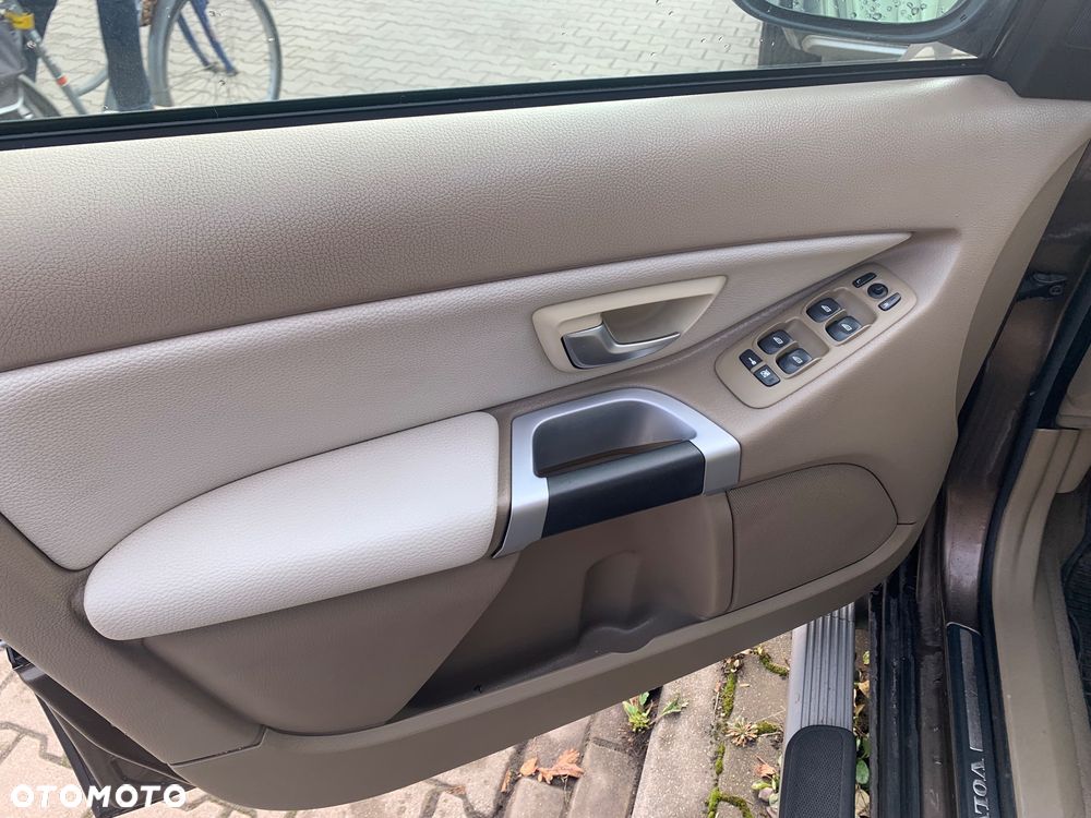 Volvo XC 90 D5 AWD Summum - 8