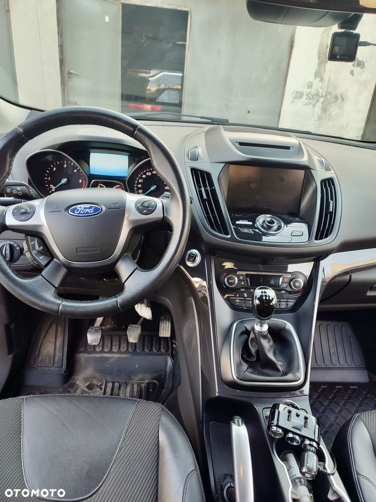 Ford Kuga 2.0 TDCi 2x4 Titanium - 8