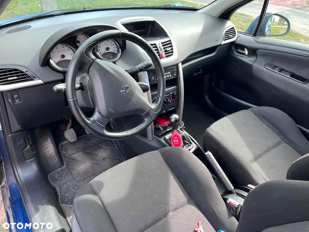 Peugeot 207 - 13