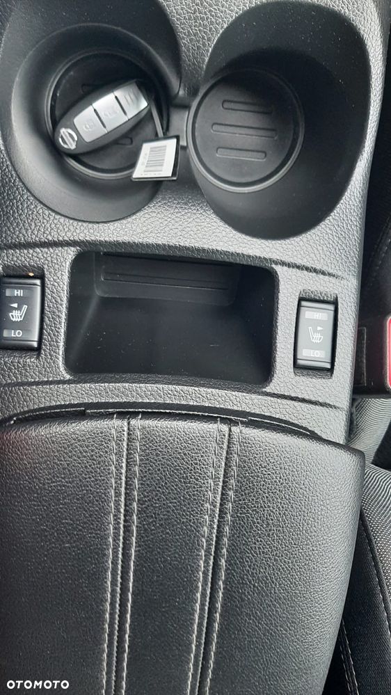 Nissan Qashqai 1.3 DIG-T TEKNA - 32