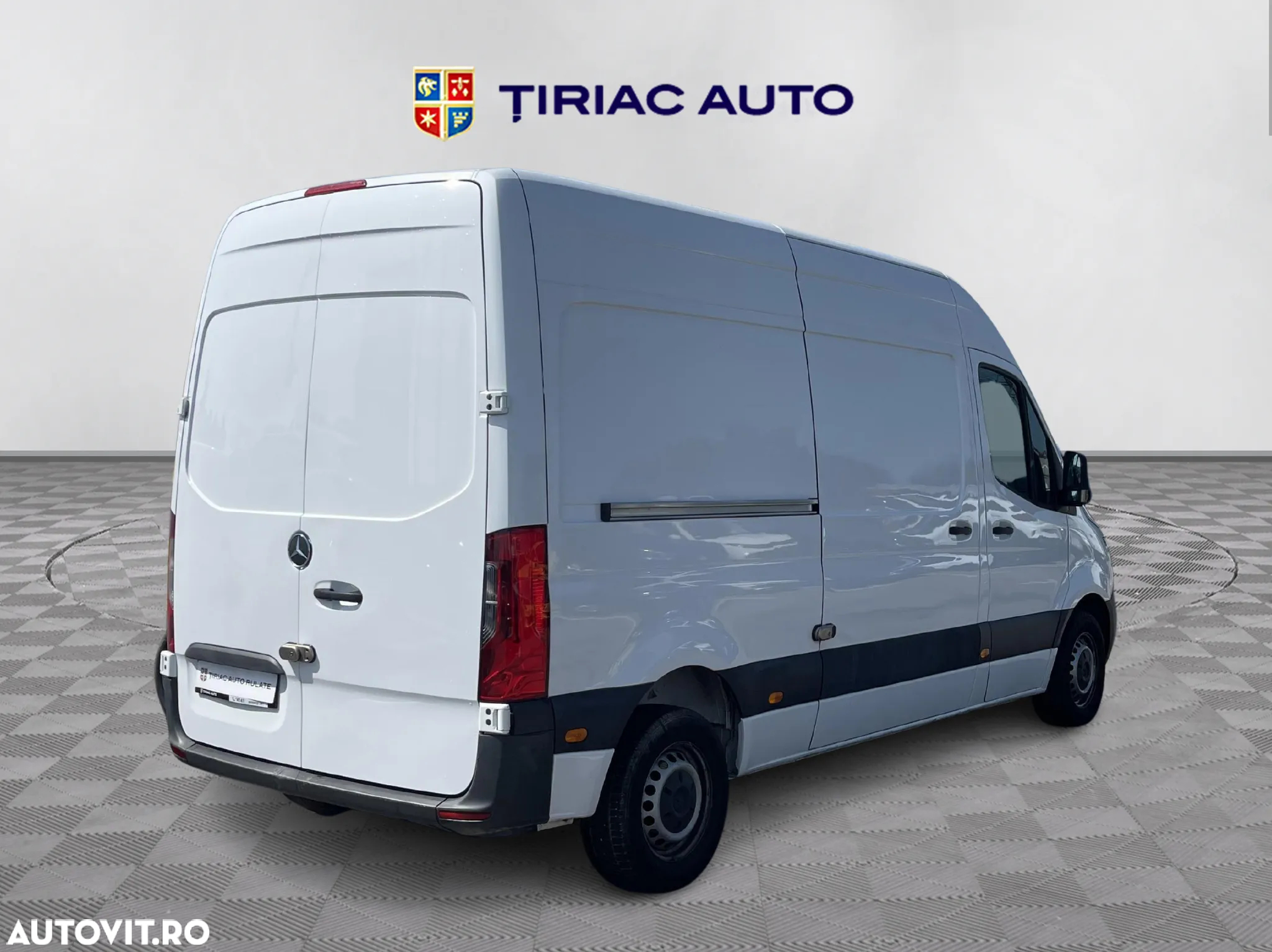 Mercedes-Benz Sprinter - 5