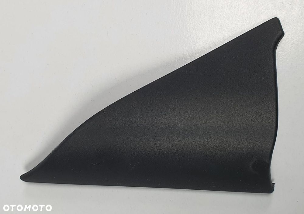 OSŁONA TRÓJKĄT DRZWI PRAWY TYŁ AUDI A6 C6 - 1