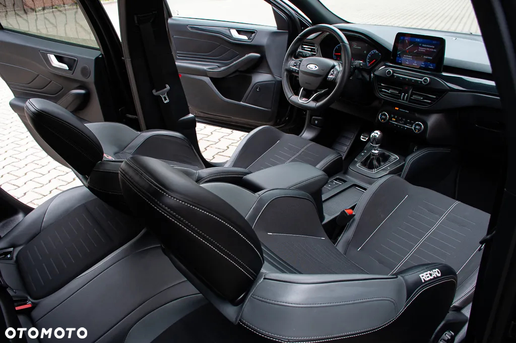 Ford Focus 2.0 EcoBlue ST - 16