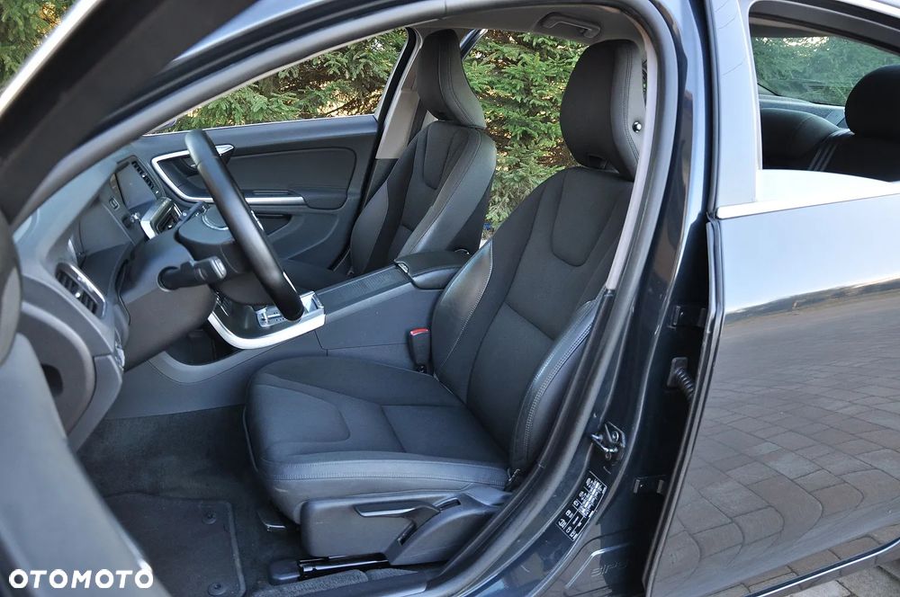 Volvo S60 D4 Geartronic - 18