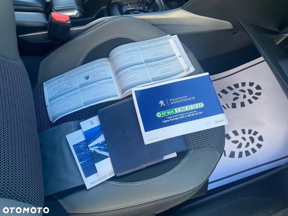 Peugeot 2008 PureTech 110 GPF Stop&Start EAT6 Allure - 14