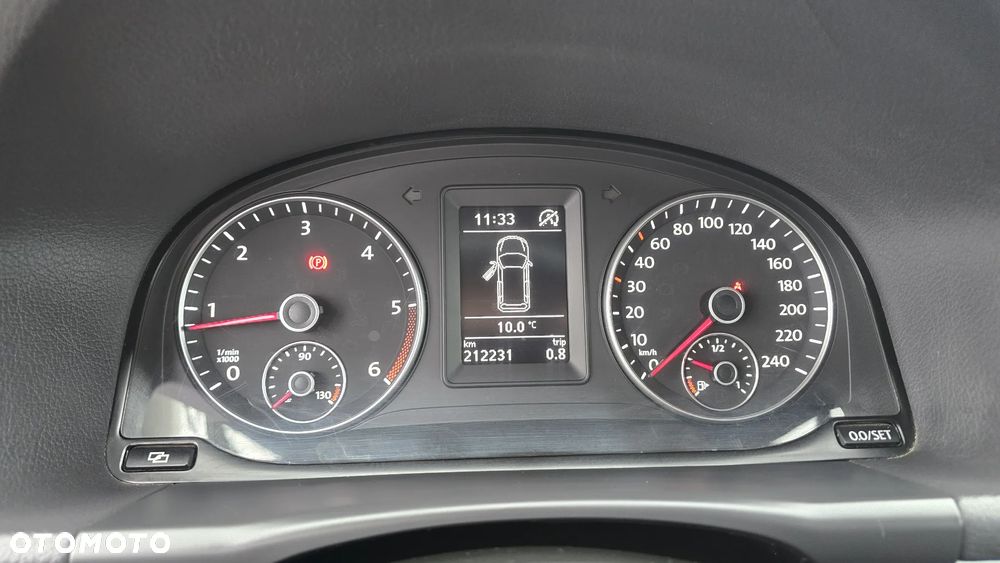 Volkswagen Touran 1.6 TDI DPF BlueMotion Technology Highline - 9