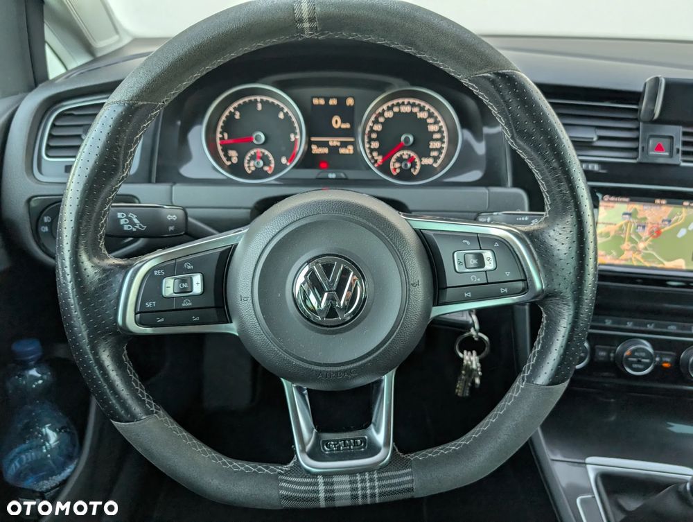 Volkswagen Golf 1.6 TDI BlueMotion Technology Comfortline - 13