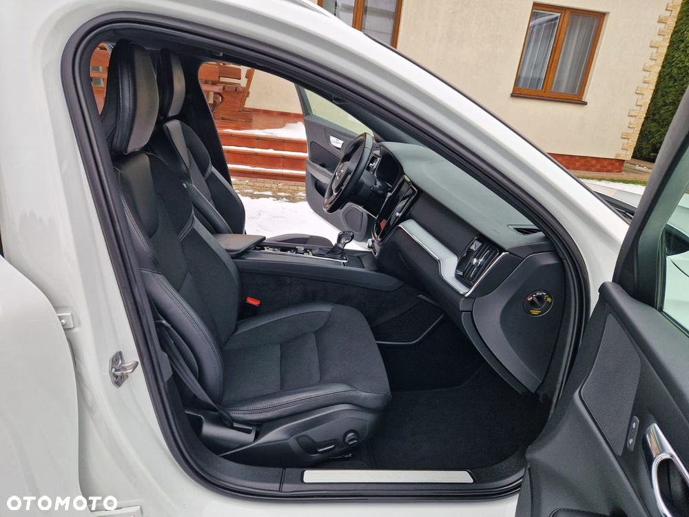 Volvo V60 D3 Geartronic Momentum Pro - 29