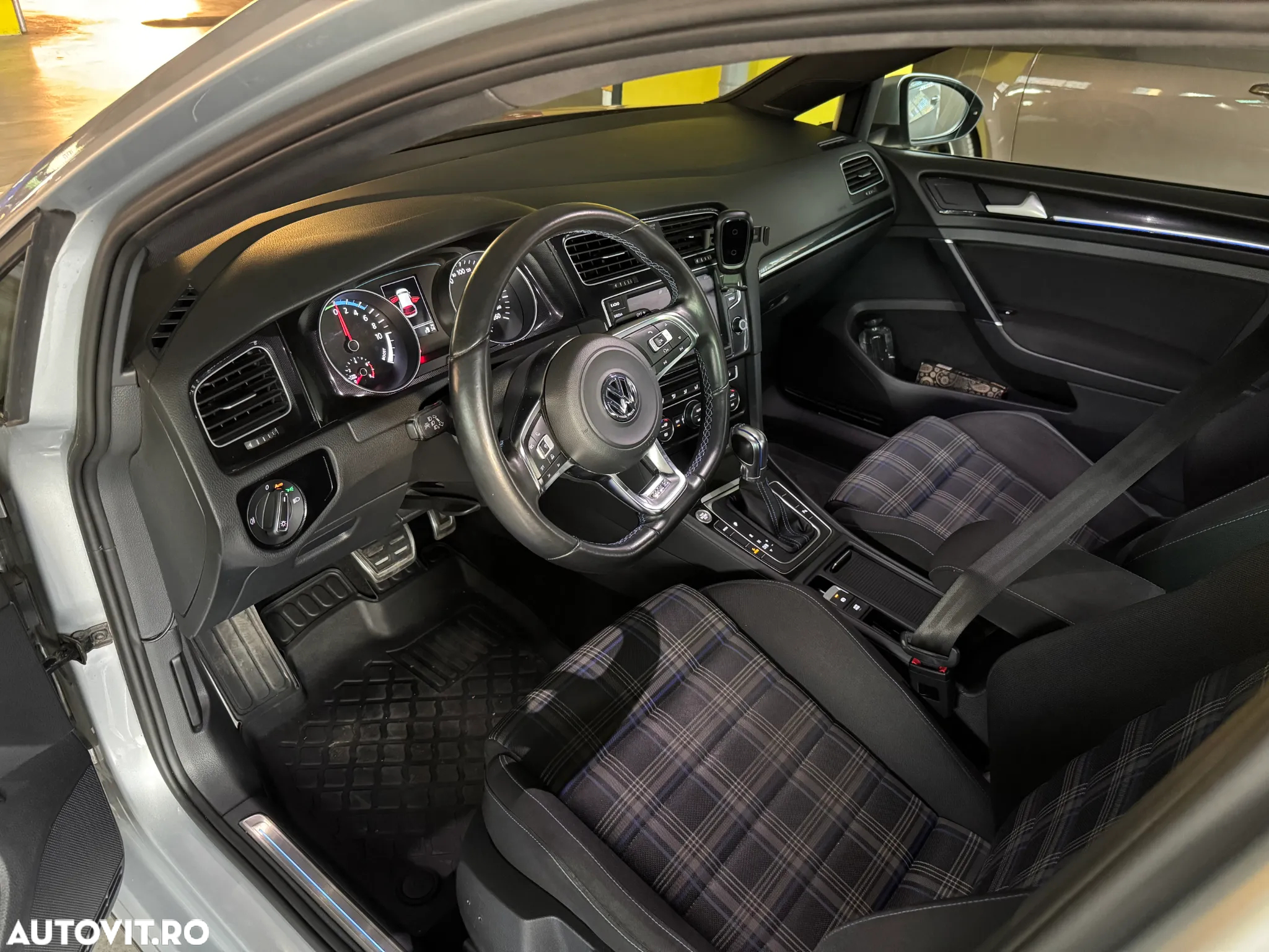 Volkswagen Golf 1.4 GTE Plug-In-Hybrid DSG - 12