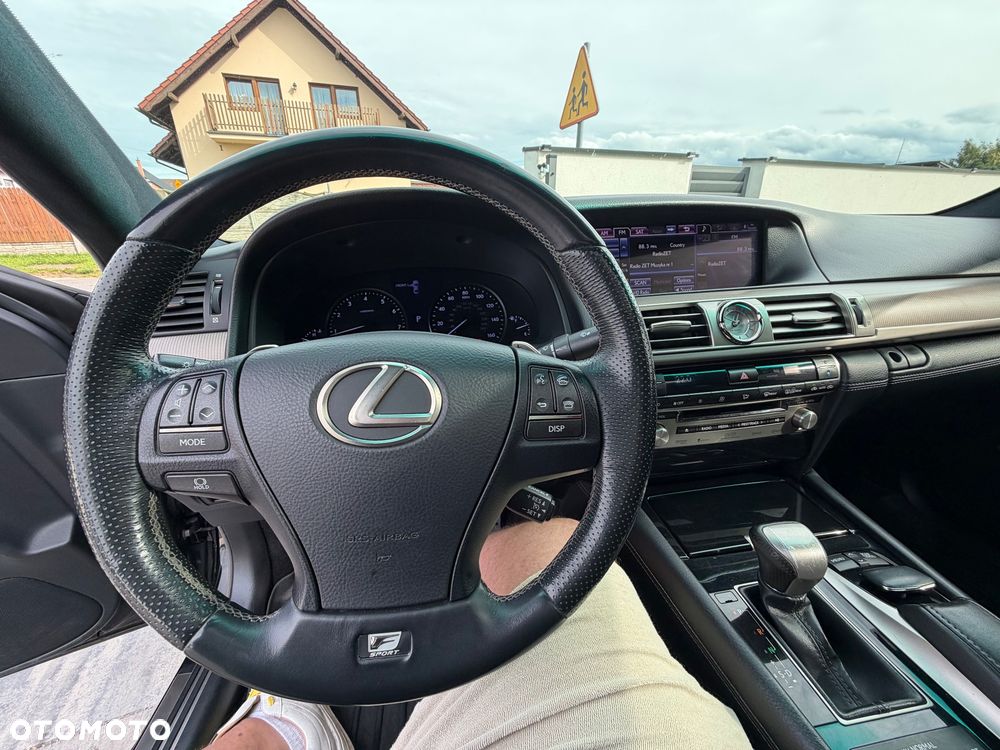 Lexus LS 460 F Sport - 14