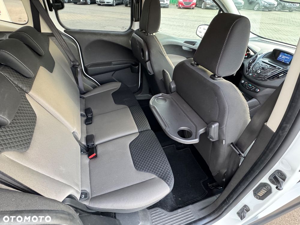 Ford Tourneo Courier 1.0 EcoBoost S&S Titanium - 26