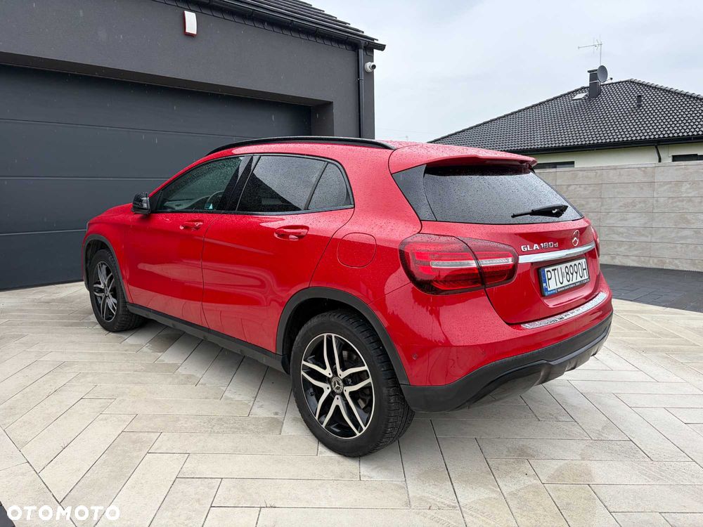 Mercedes-Benz GLA - 4