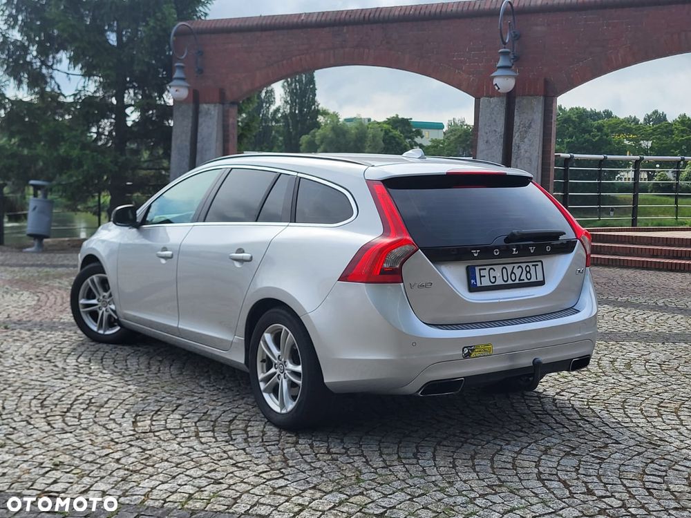 Volvo V60 D4 Geartronic Momentum - 10