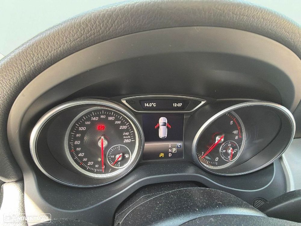 Mercedes-Benz CLA 200 - 8