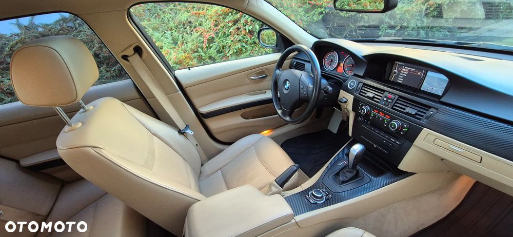 BMW Seria 3 330i xDrive Edition Exclusive - 9