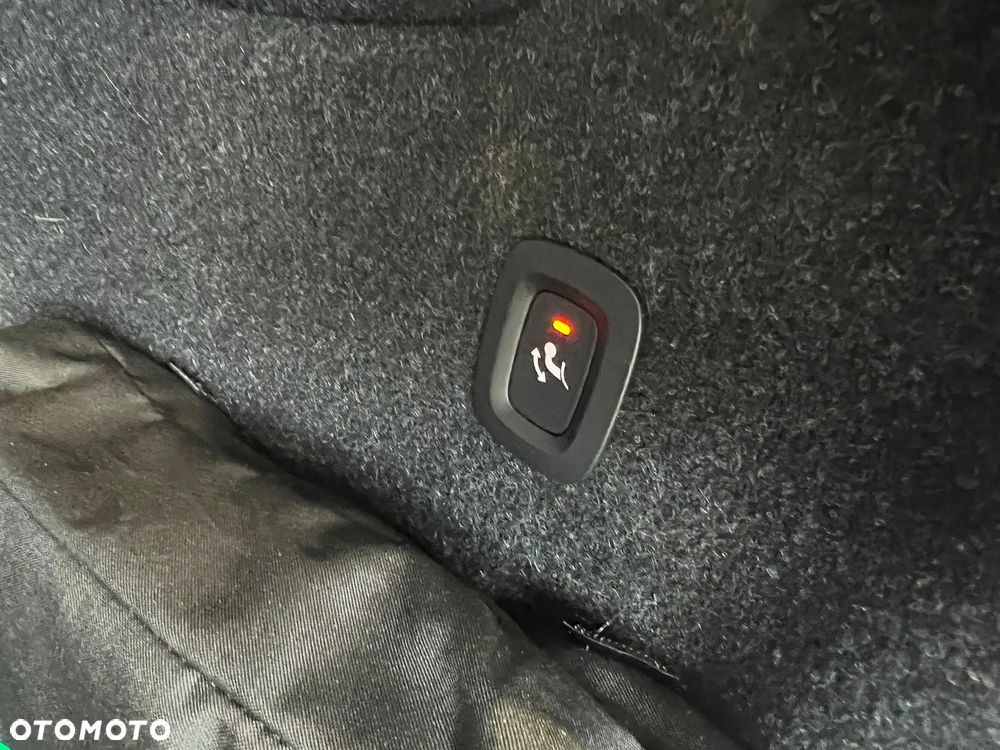 Volvo XC 40 B4 AWD Plus Dark - 31