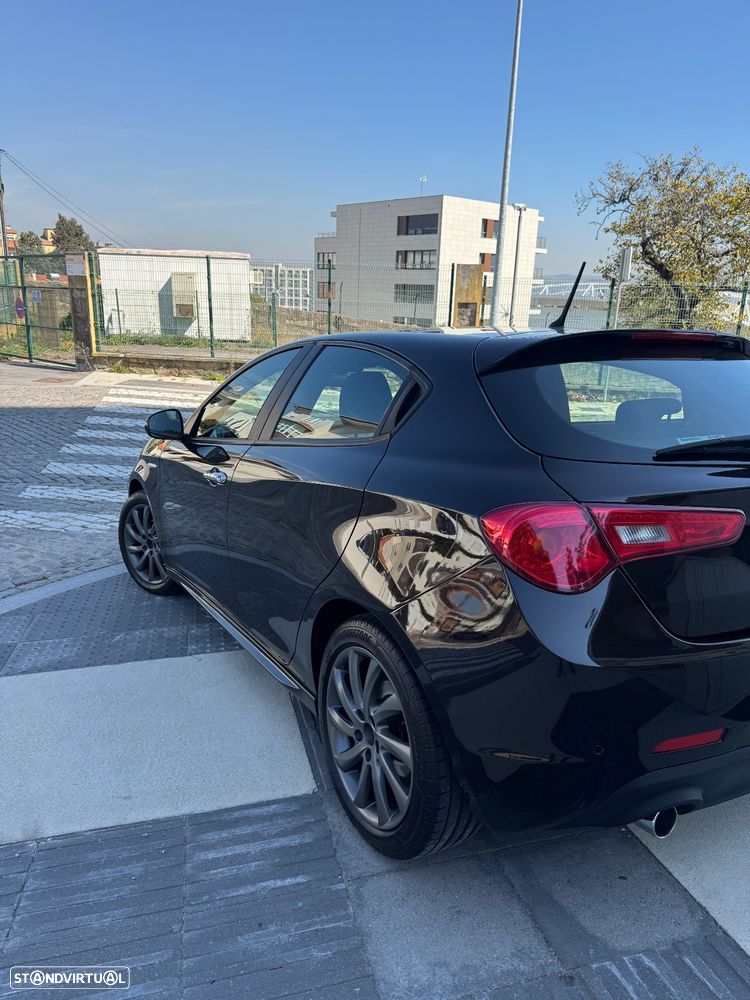 Alfa Romeo Giulietta 1.6 JTDm Distinctive - 6