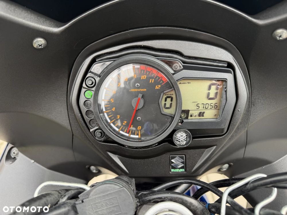 Suzuki GSX - 17