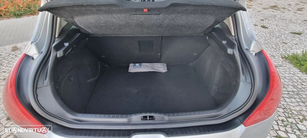 Peugeot 308 1.6 HDi Executive CVM6 - 12