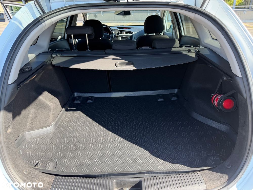 Kia Ceed 1.6 CRDi M - 17