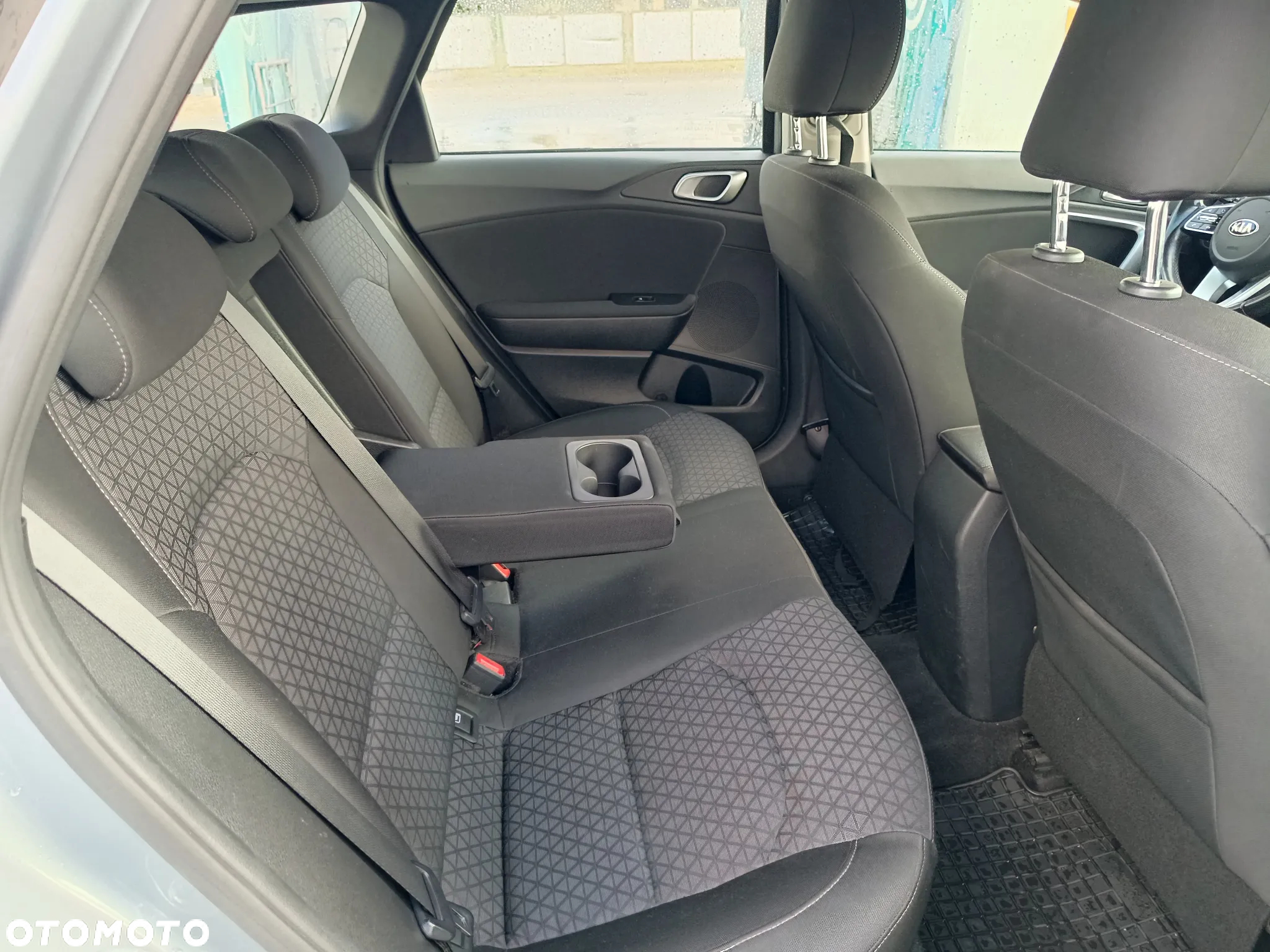 Kia Ceed 1.6 CRDi mHEV M - 9
