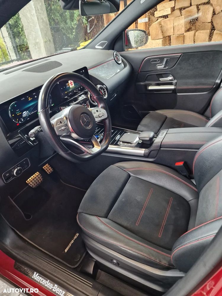 Mercedes-Benz GLA - 8