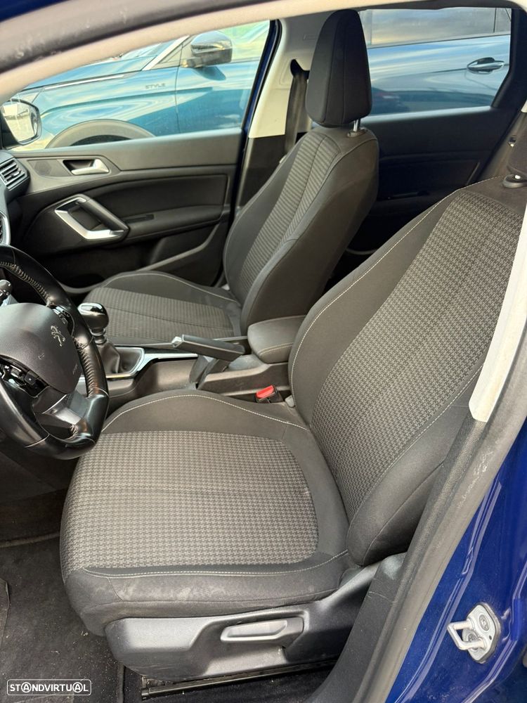 Peugeot 308 1.2 PureTech Allure Pack - 3