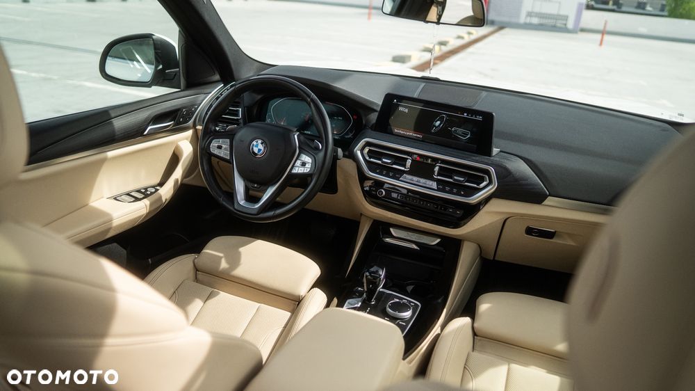 BMW X3 xDrive30i Luxury Line - 11