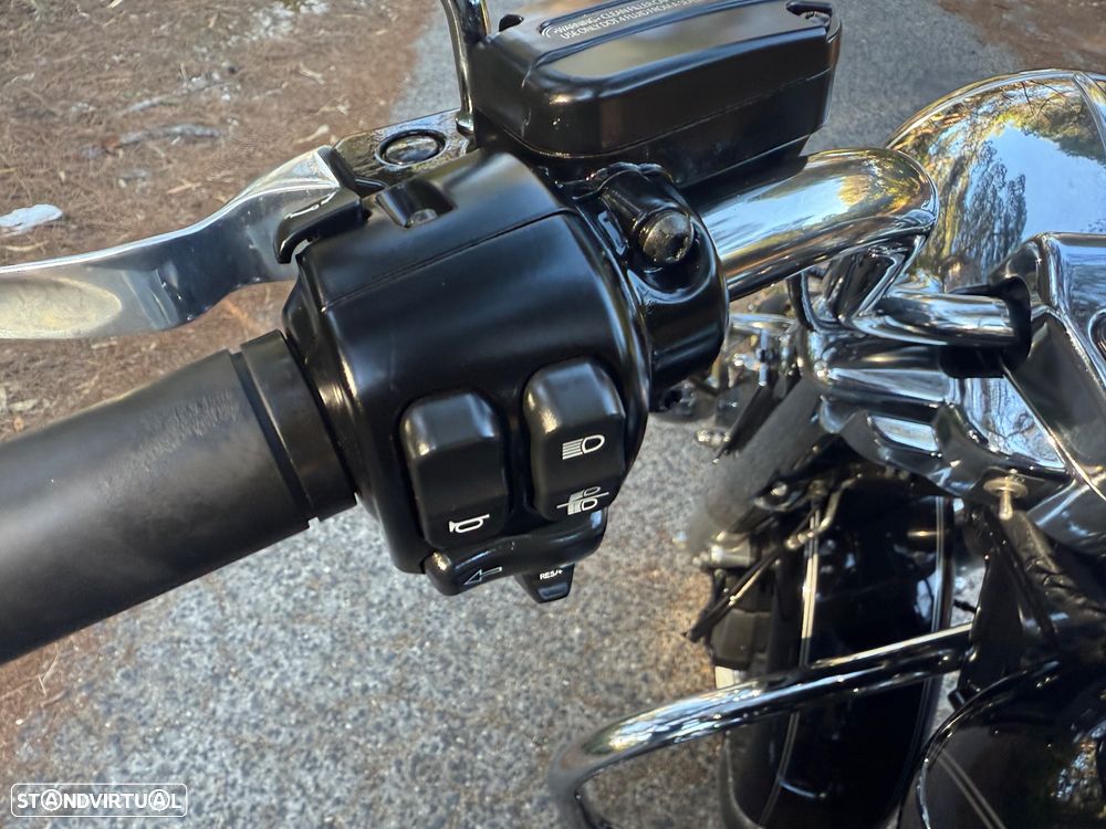 Harley-Davidson Road King 107 - 24