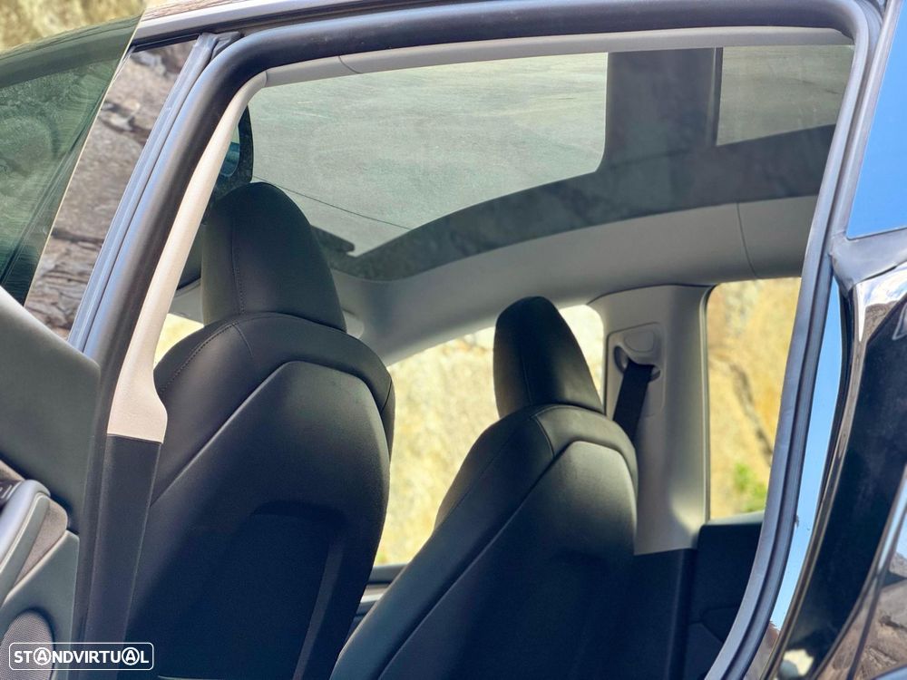 Tesla Model Y Long Range Tração Integral - 28