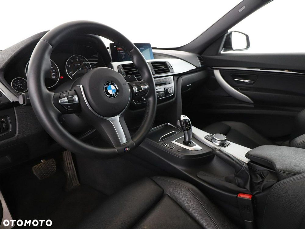 BMW Seria 3 318d M Sport - 15