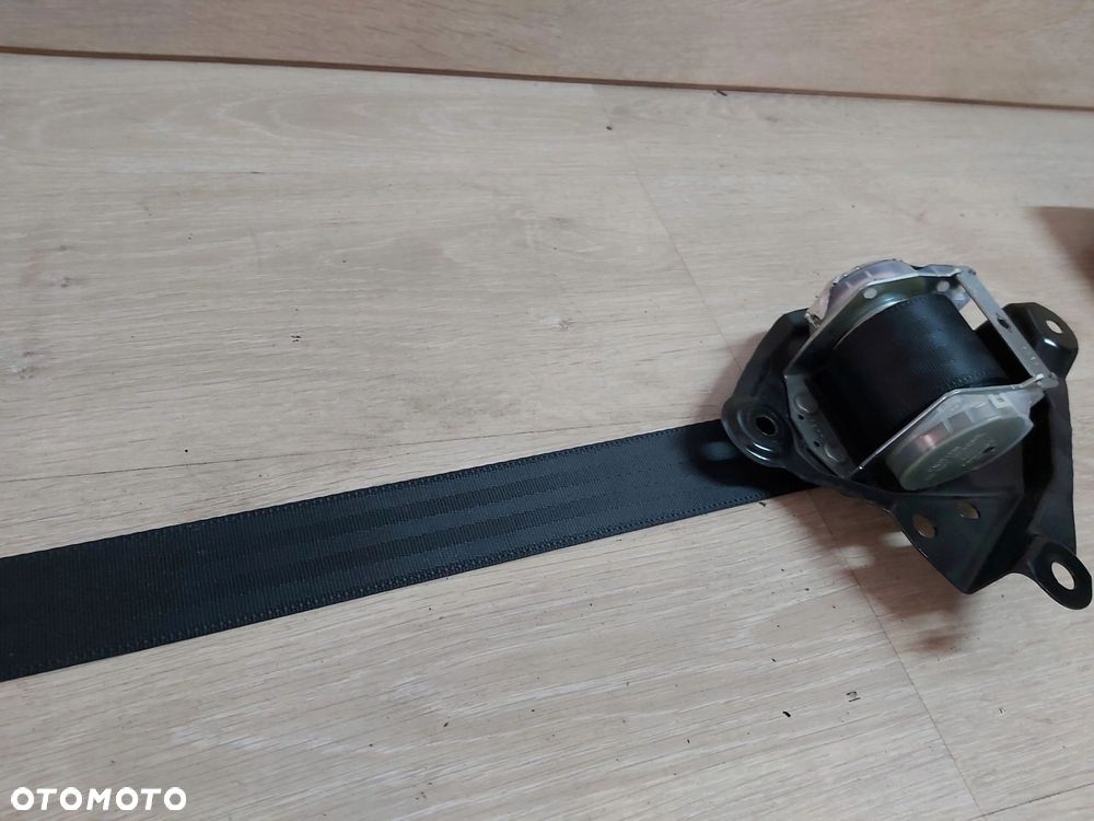 TOYOTA Sienna 11- pas tył środkowy sufitowy CZARNY - 2