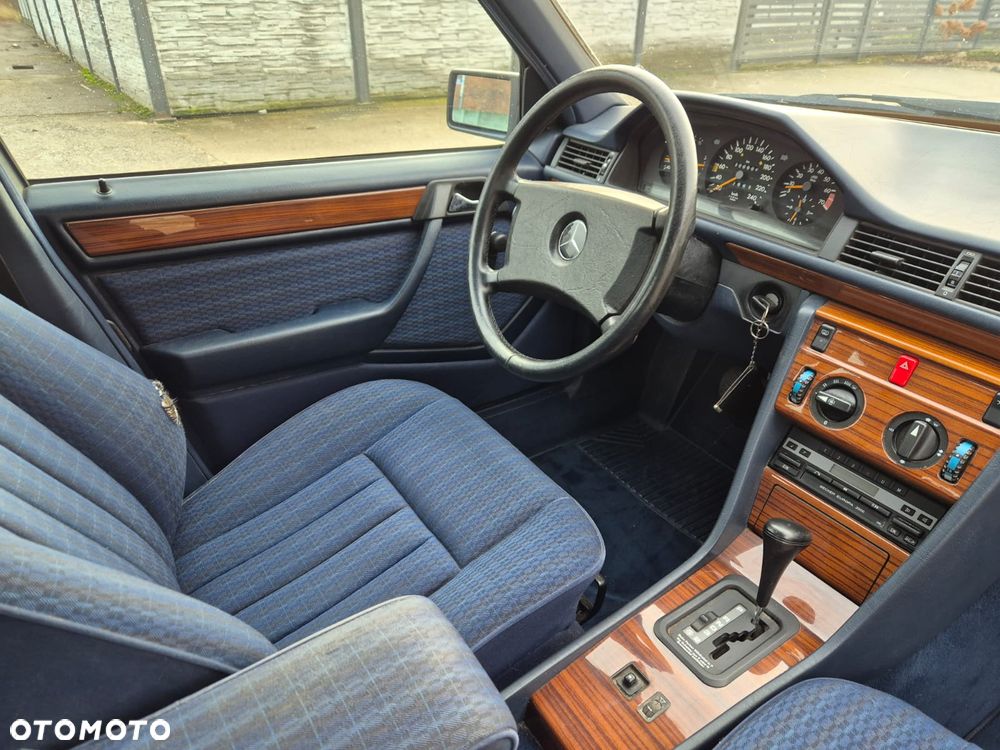 Mercedes-Benz W124 (1984-1993) - 17