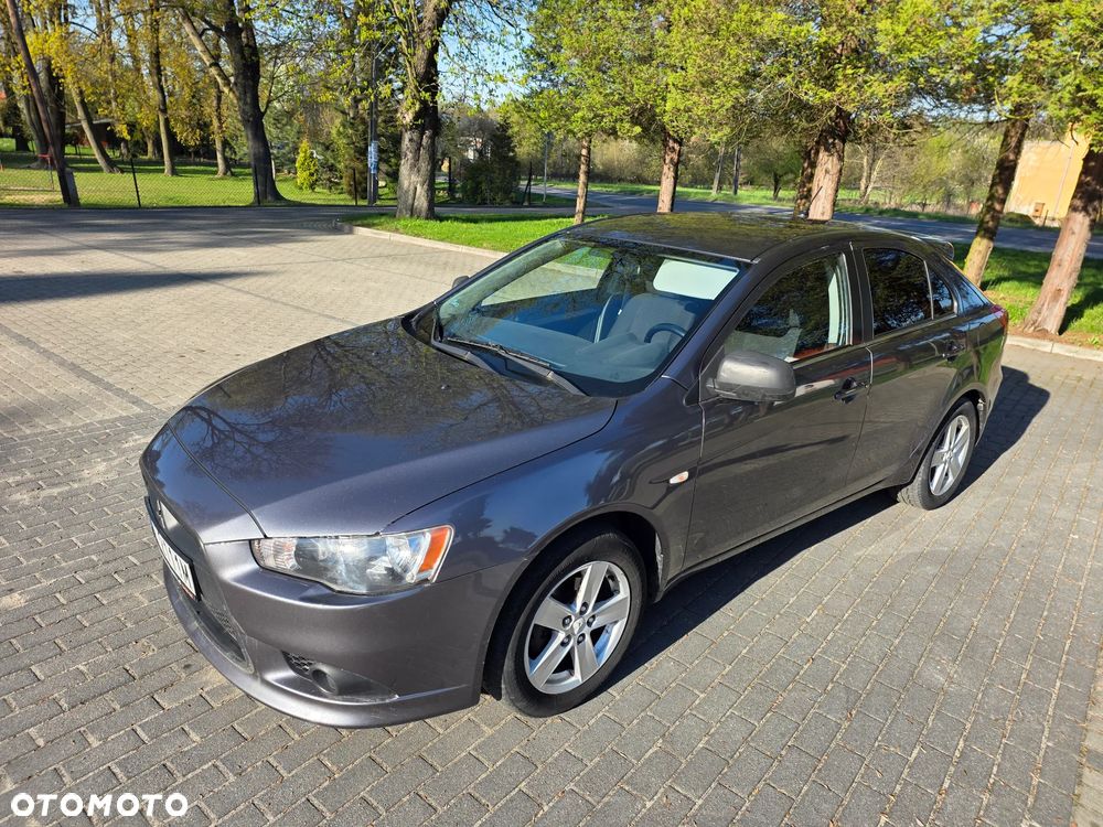 Mitsubishi Lancer 1.8 Inform - 1