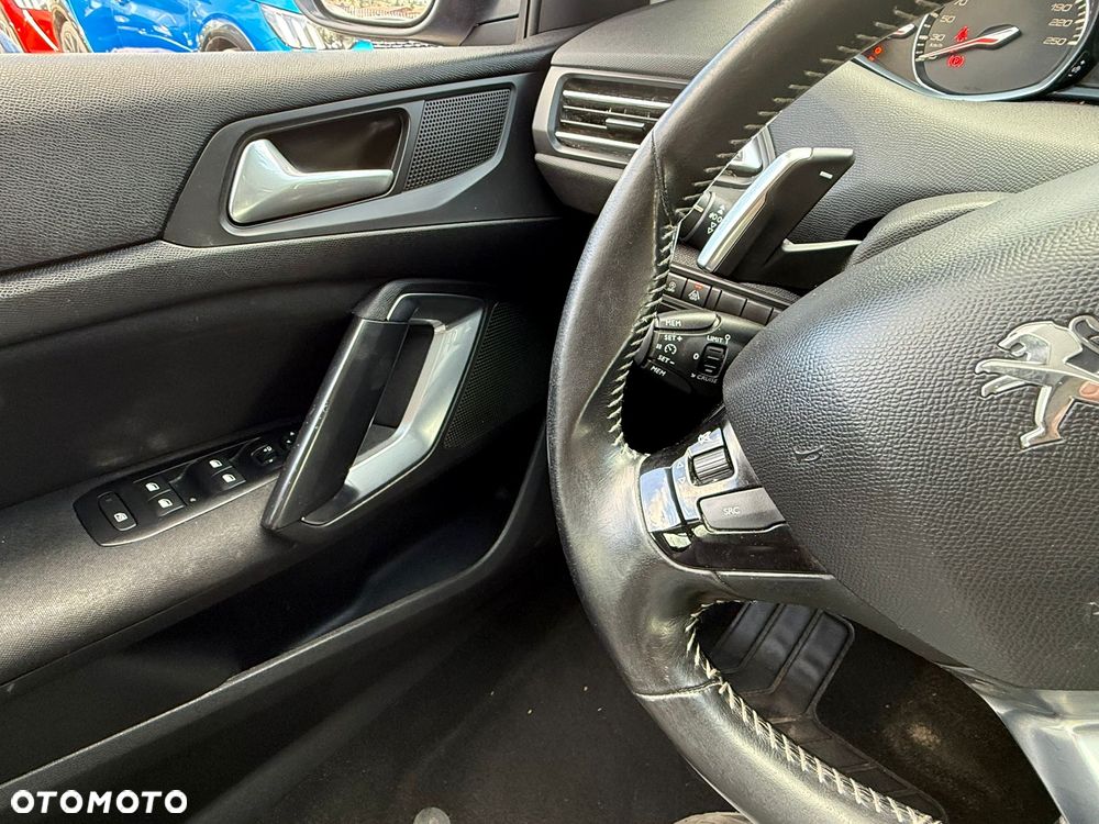 Peugeot 308 1.5 BlueHDi Active Pack Business S&S EAT8 - 15