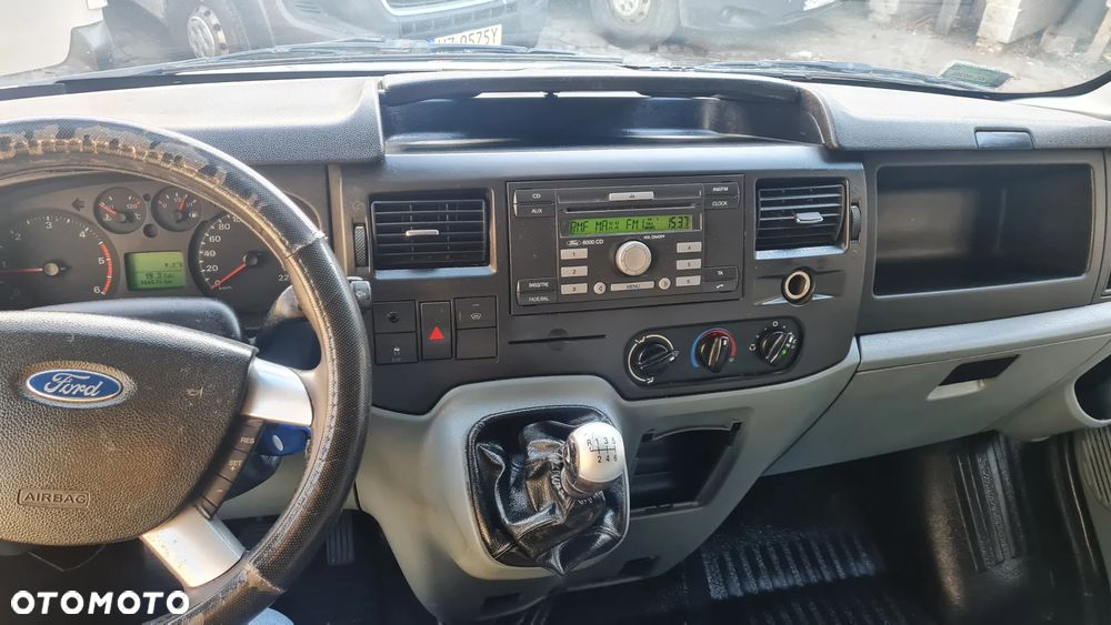 Ford Transit - 13