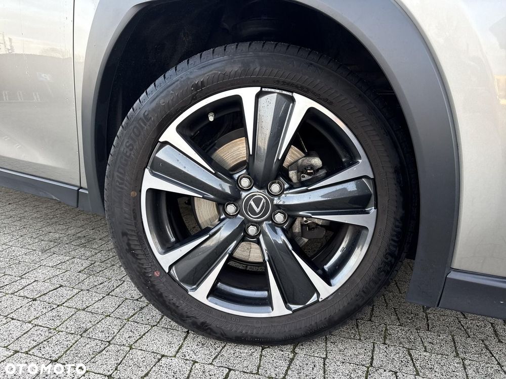 Lexus UX - 27