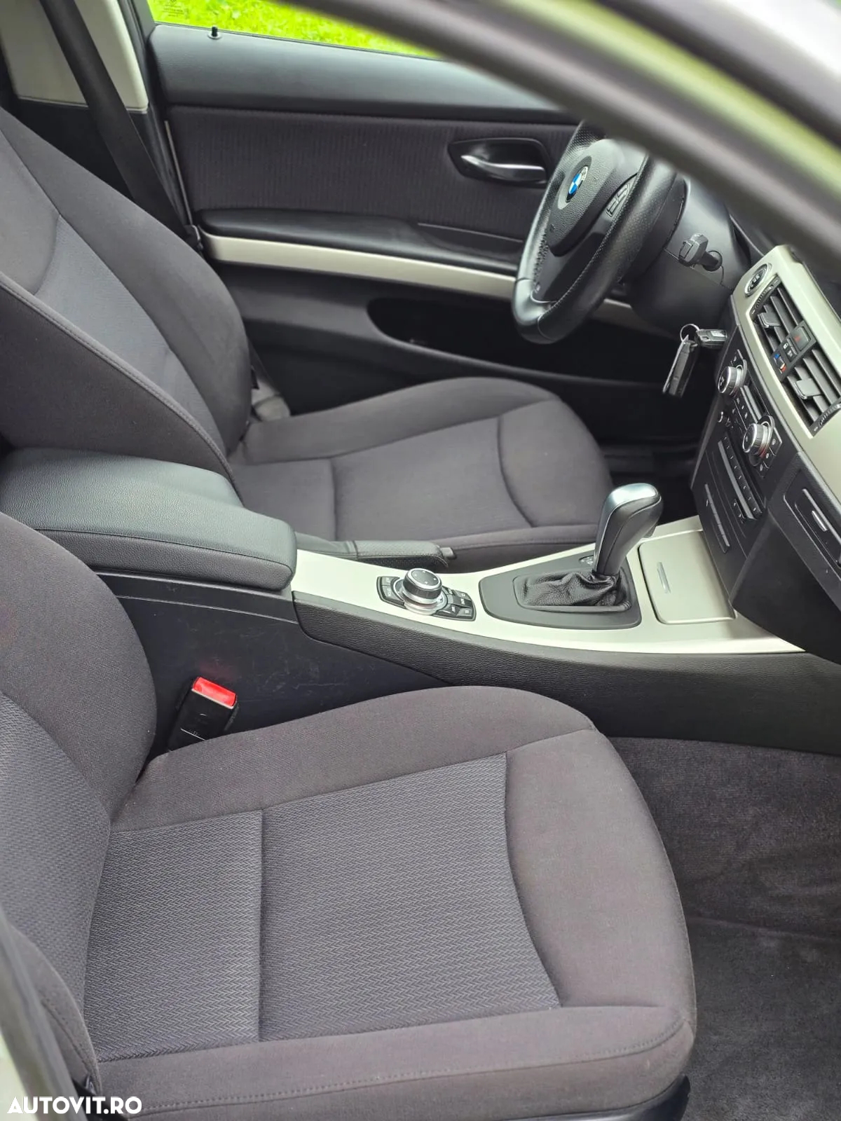BMW Seria 3 320d DPF Touring Aut. - 19