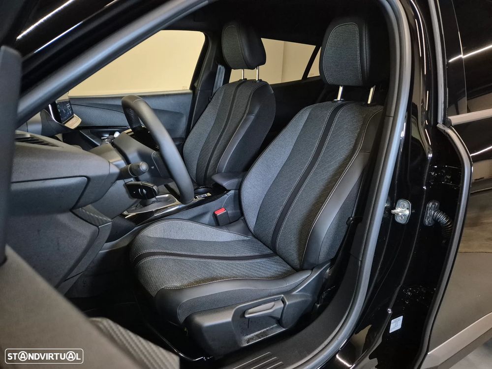 Peugeot 2008 1.2 PureTech Allure Pack - 43