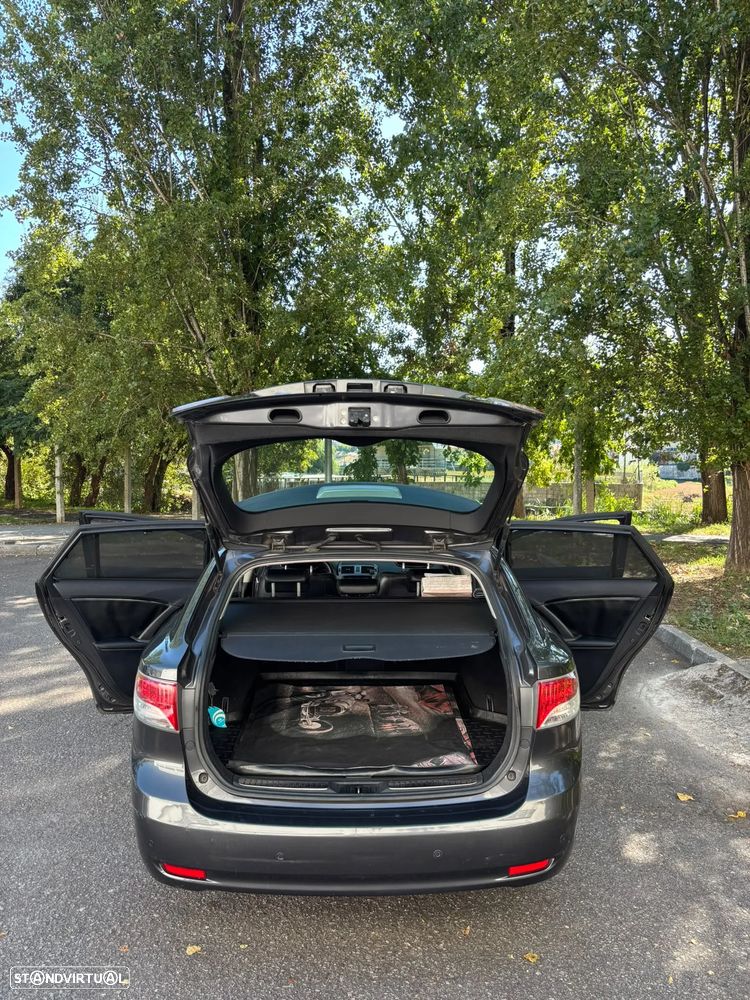 Toyota Avensis SW - 19