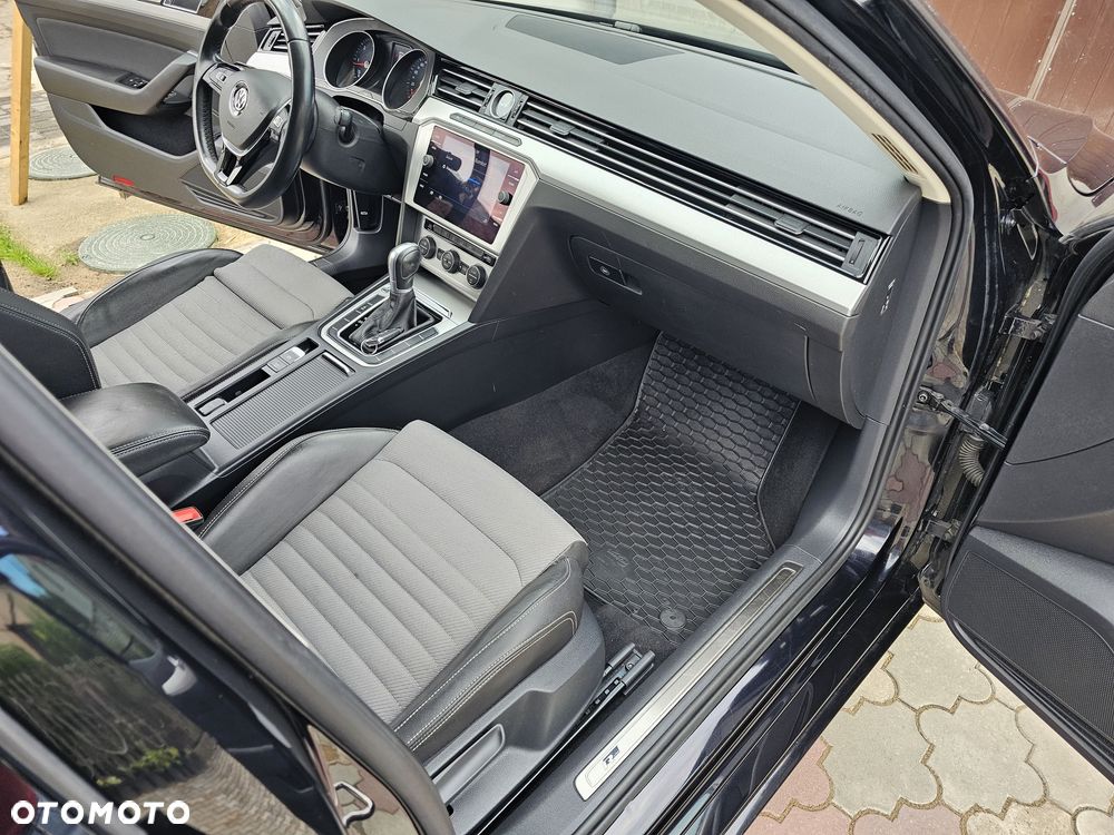 Volkswagen Passat - 15
