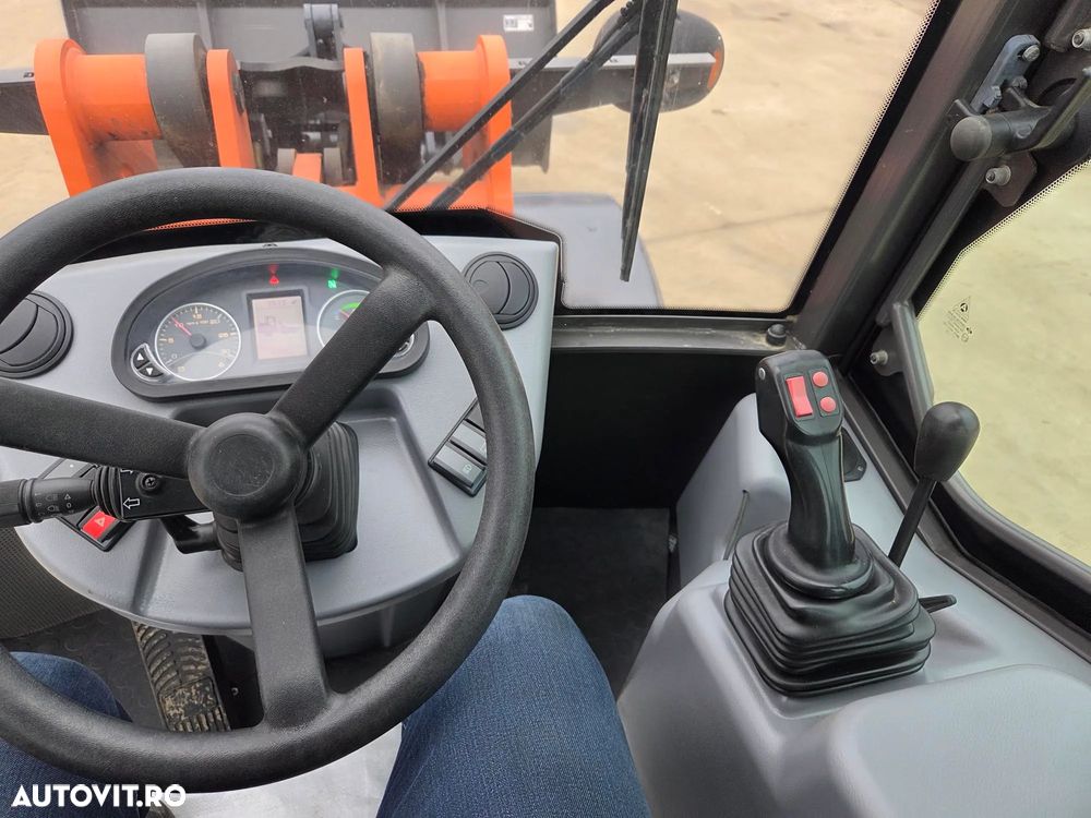 Hitachi ARTICULAT ZW65, Ridica 2,4tone la 3,2m, incarca 8x4 si semiremorci basculabile, 2019, 1.790h, 4x2, Cupla rapida, cupa 1mc, furci, AC, Anvelope 70%-ok, STARE FOARTE BUNA, POSIBILITATE LEASING 3 ani-PROMOTIE 34.900 EUR+Tva - 18