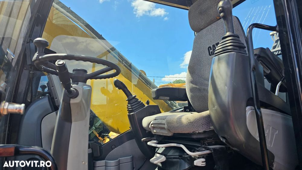 Caterpillar CAT 318 D Excavator pe roti - 6