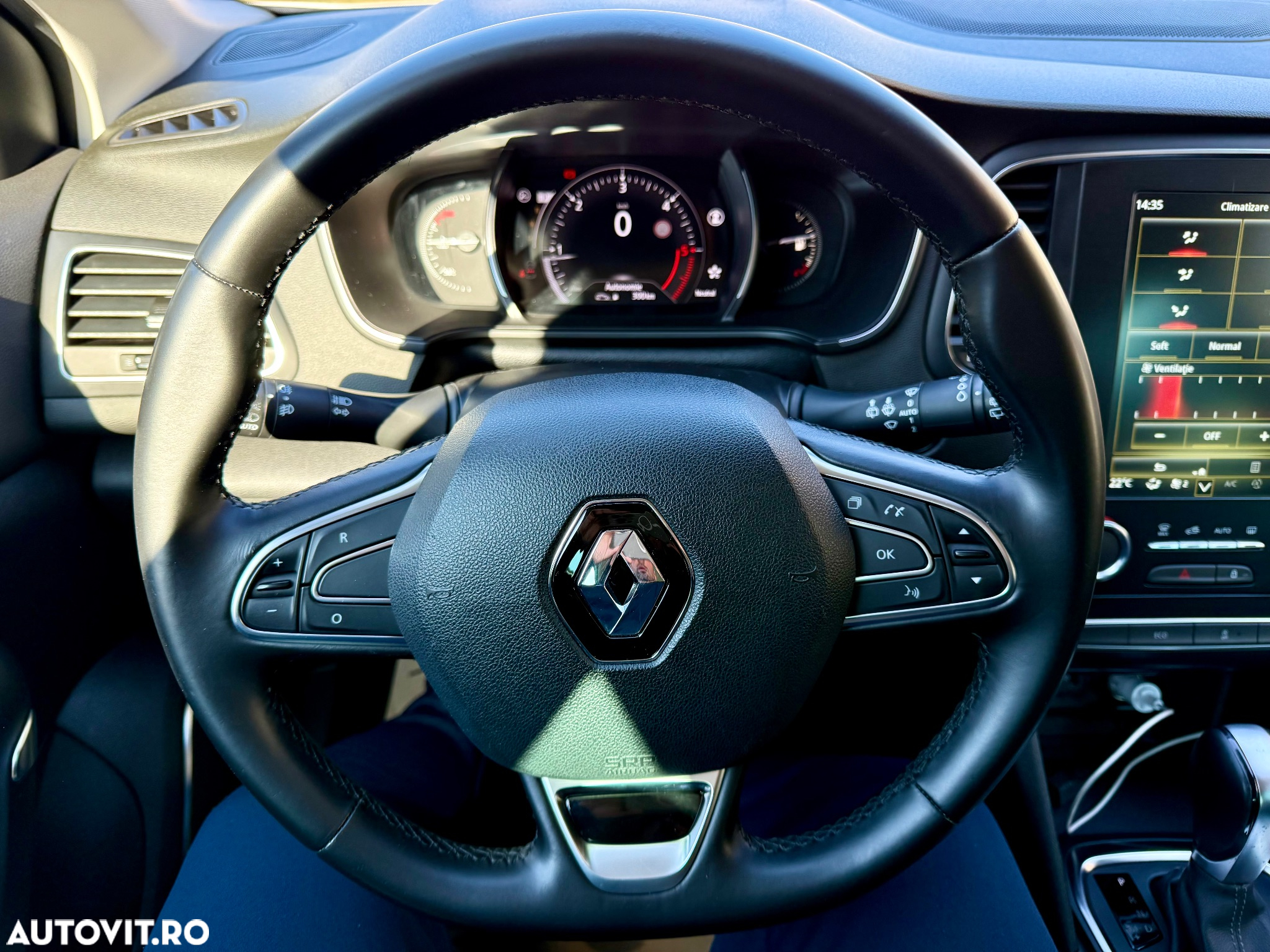 Renault Megane BLUE dCi EDC Intens - 13