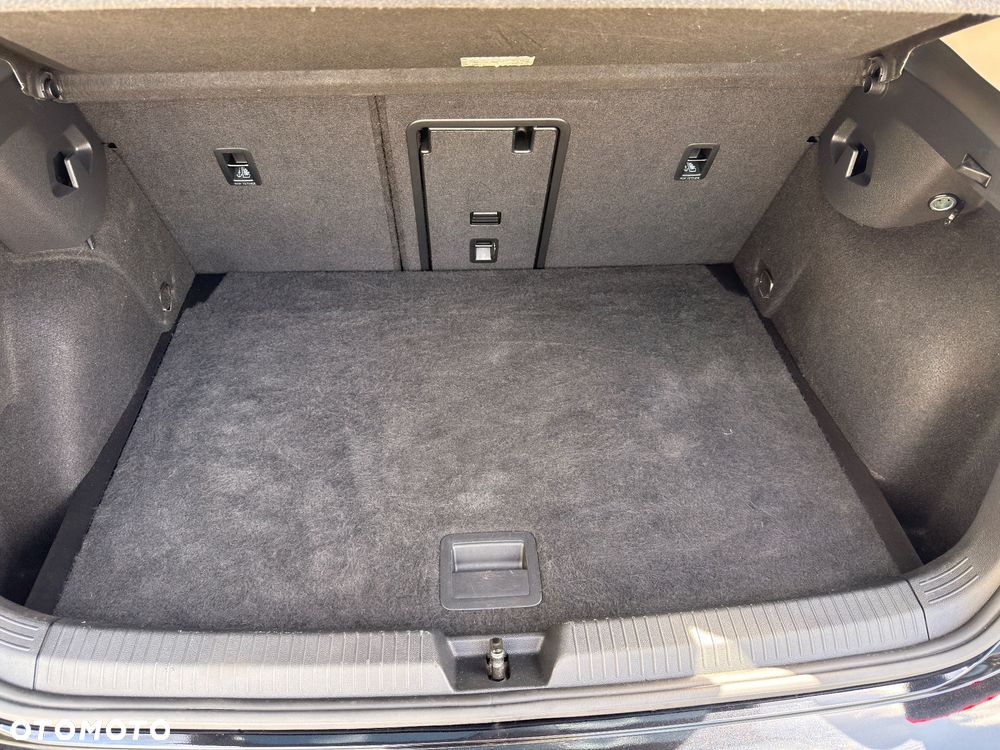 Volkswagen Golf 1.0 TSI Life - 14