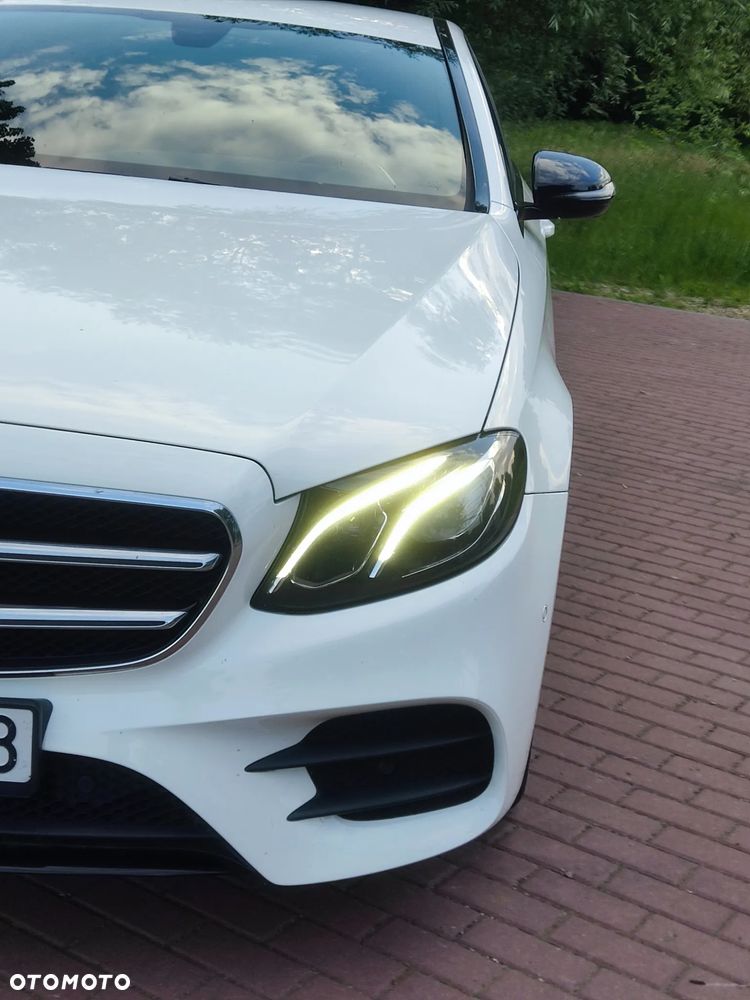 Mercedes-Benz Klasa E 220 d 4-Matic 9G-TRONIC - 12